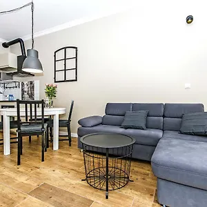 Four - Neptun Park By Oneapartments Apartament